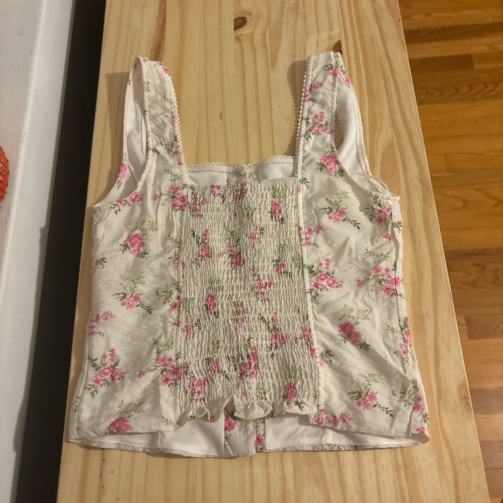 Floral Cream Sleeveless Top - Picture 3 of 3